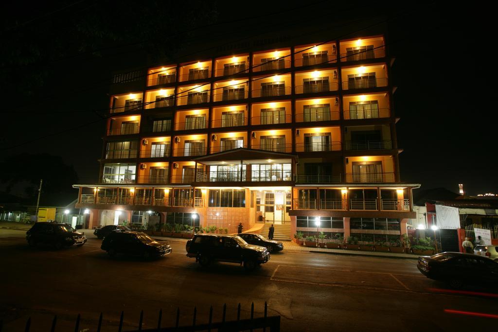 Hotel Triangle Kampala Esterno foto